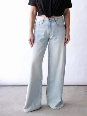 R13 D'arcy Flare Jean in Lennon Blue